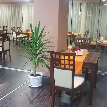 Liani מלון לובץ'