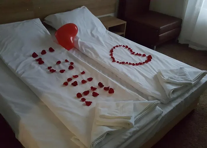 лиани Хотел 3*