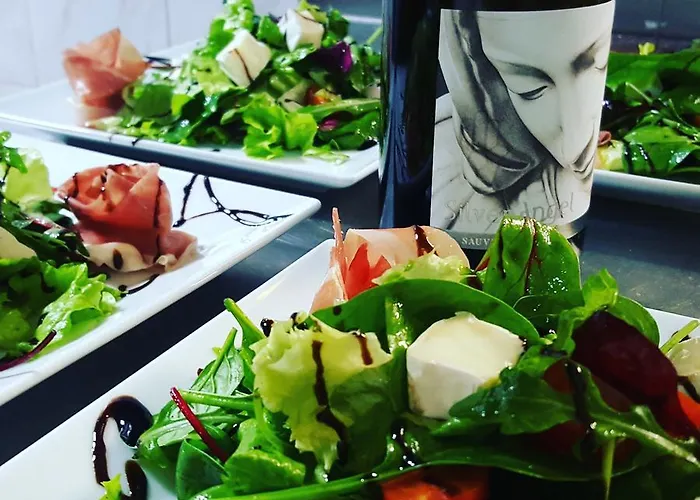 Хотел лиани