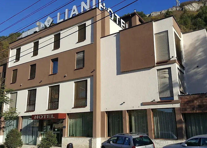 Хотел лиани 3*