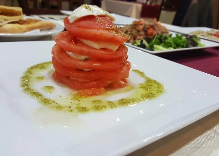 лиани Хотел