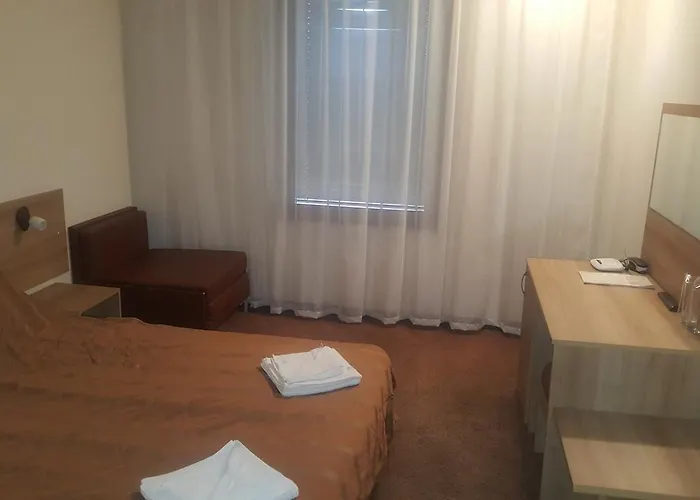 Хотел лиани 3*